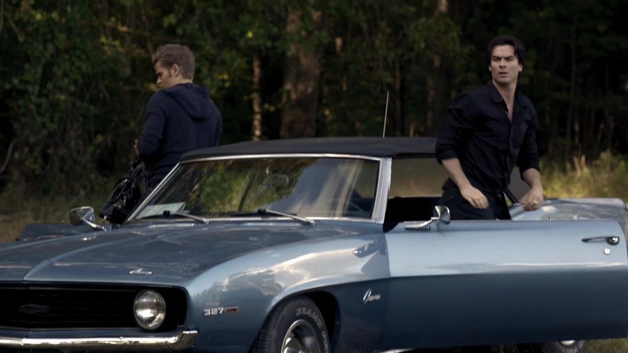 208VampireDiaries1250.jpg