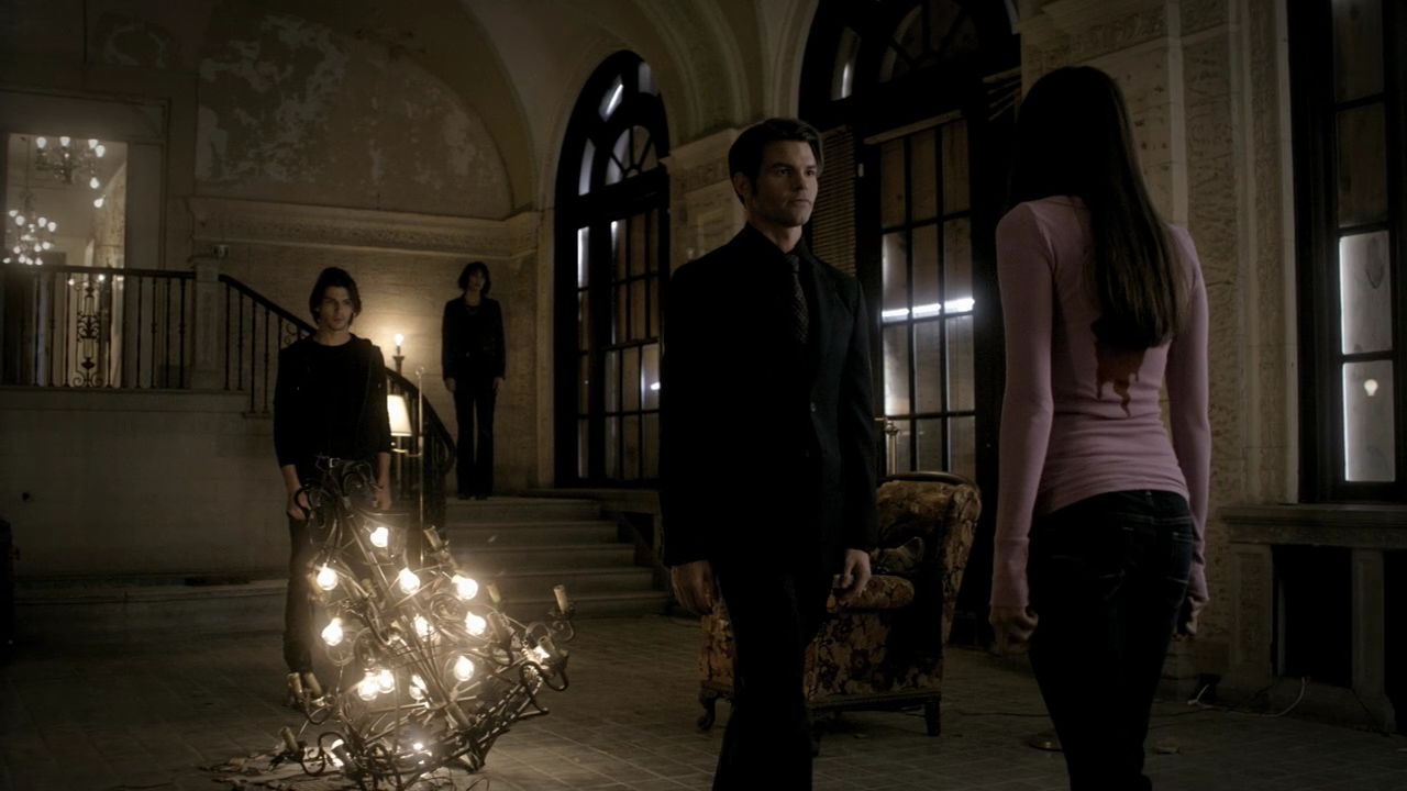 208VampireDiaries1281.jpg