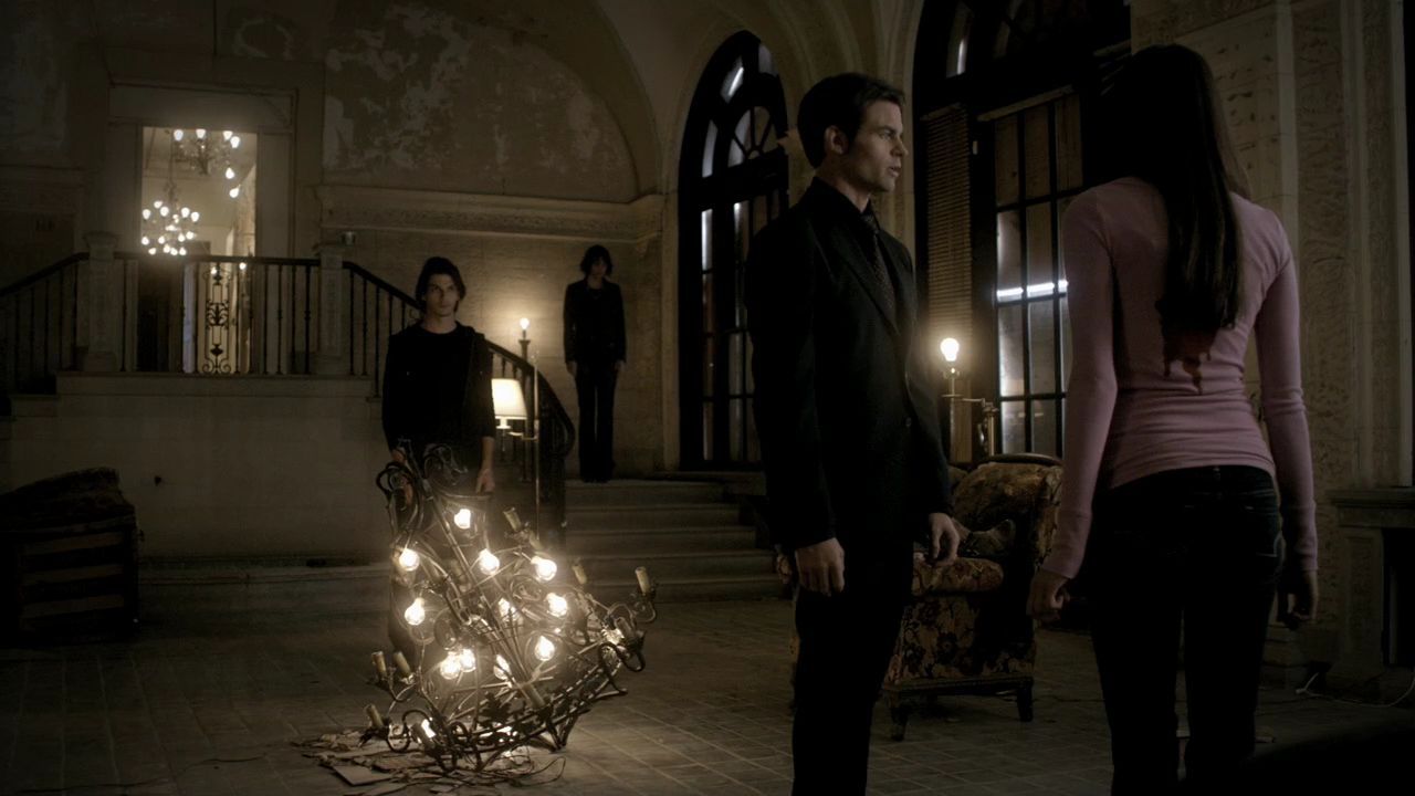 208VampireDiaries1291.jpg