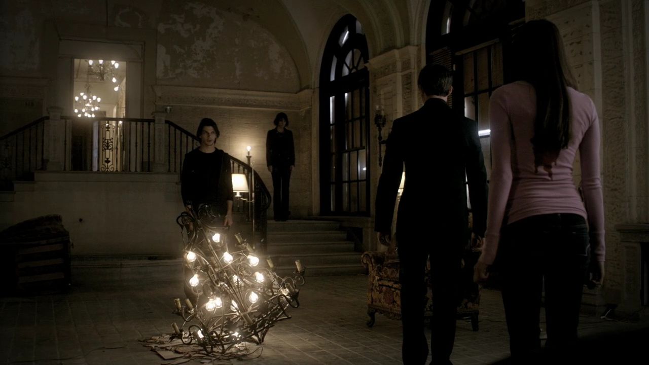 208VampireDiaries1292.jpg