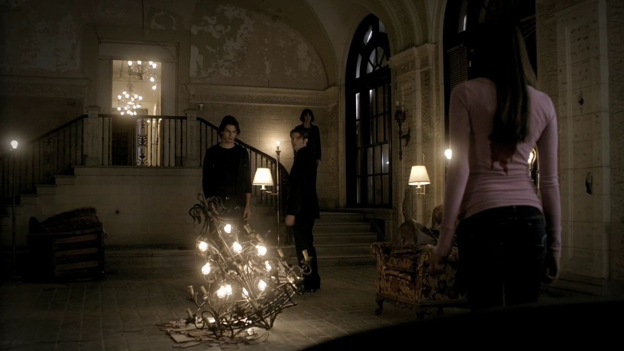 208VampireDiaries1298.jpg