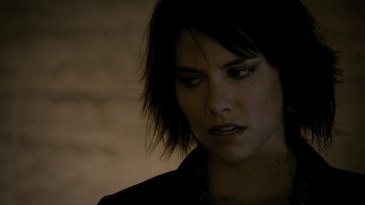 208VampireDiaries1302.jpg