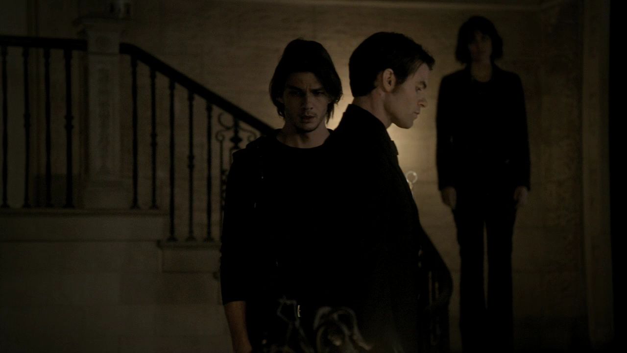 208VampireDiaries1305.jpg