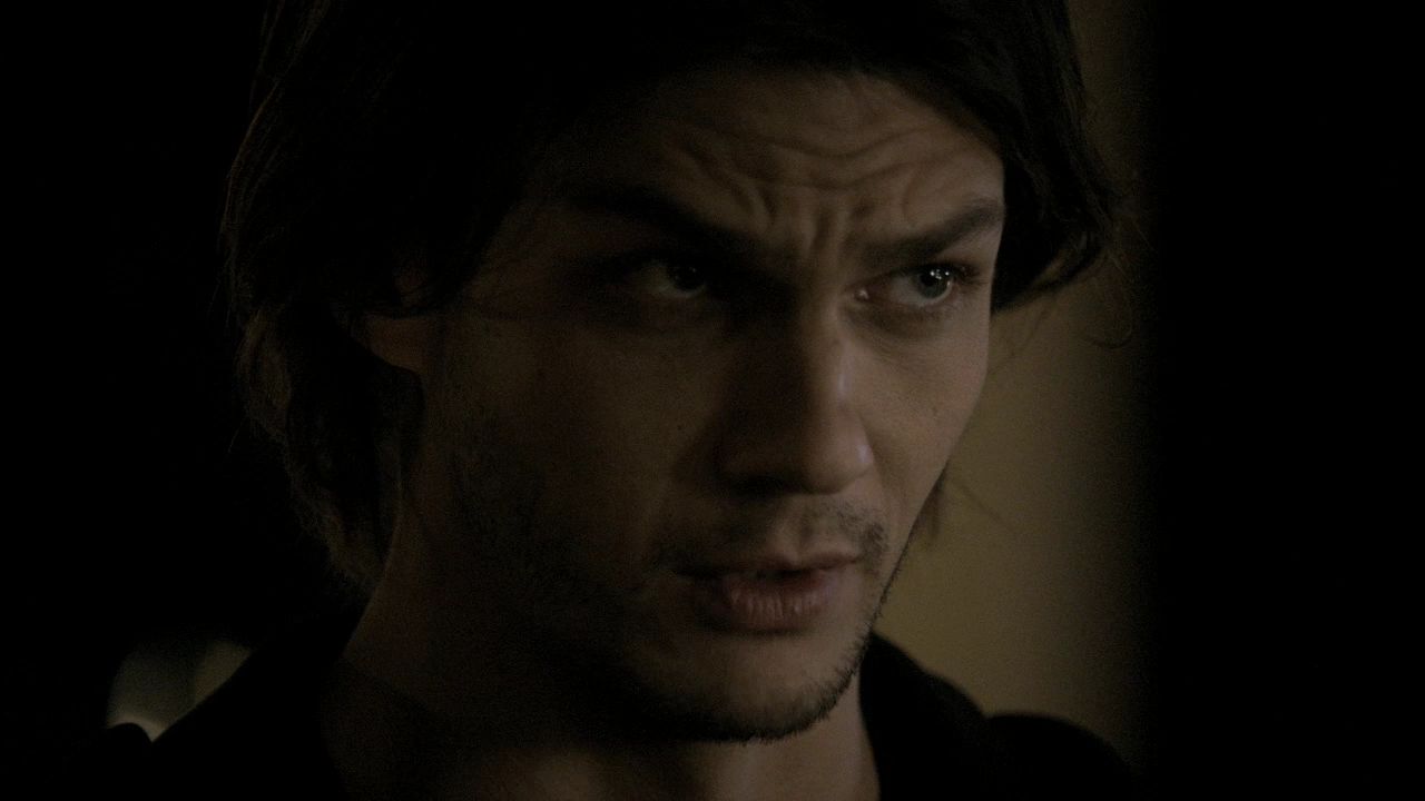 208VampireDiaries1316.jpg