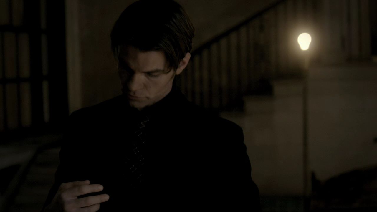 208VampireDiaries1330.jpg