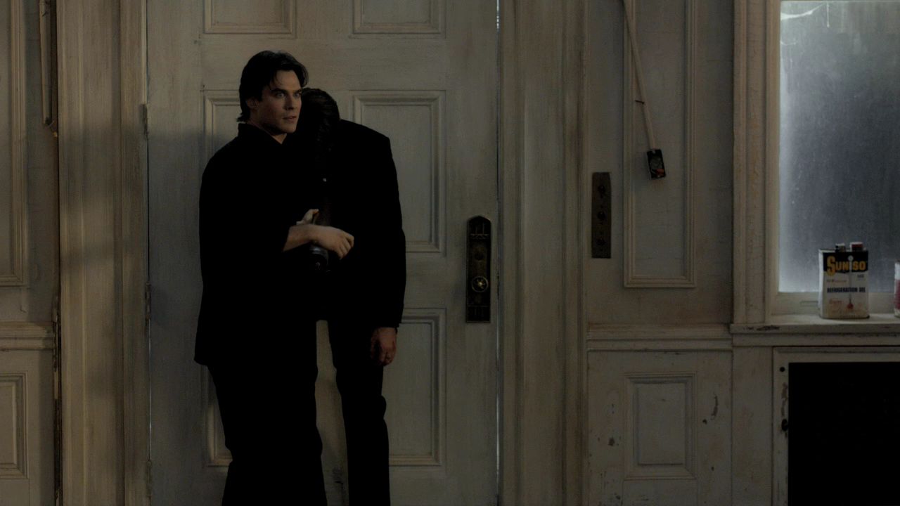 208VampireDiaries1501.jpg