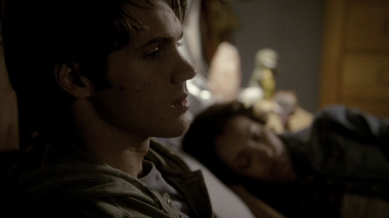 208VampireDiaries1542.jpg