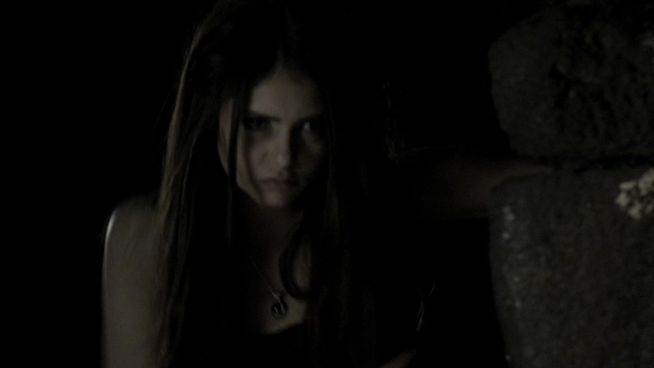 209VampireDiaries0320.jpg