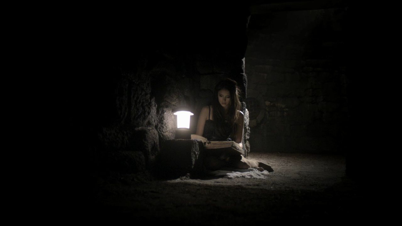 209VampireDiaries1740.jpg