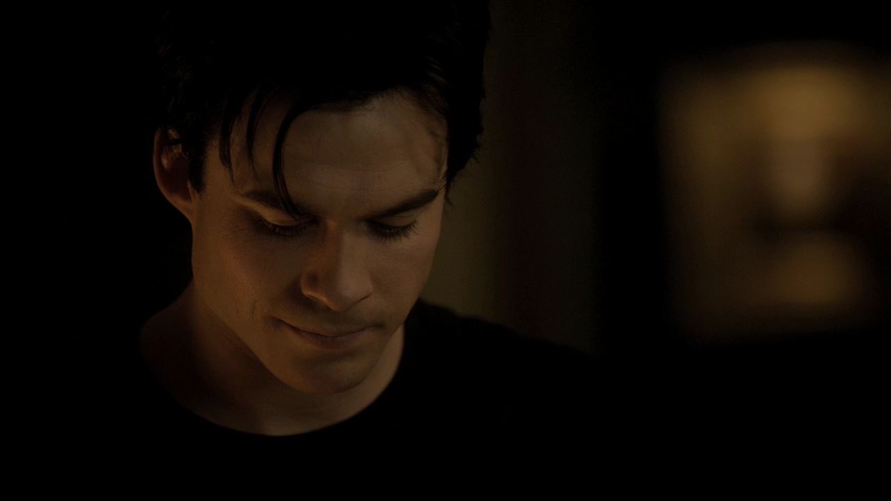 212VampireDiaries0203.jpg