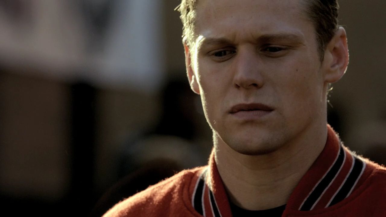 212VampireDiaries0401.jpg