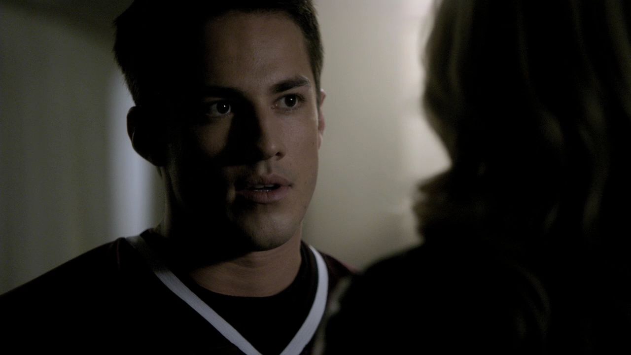 212VampireDiaries1208.jpg