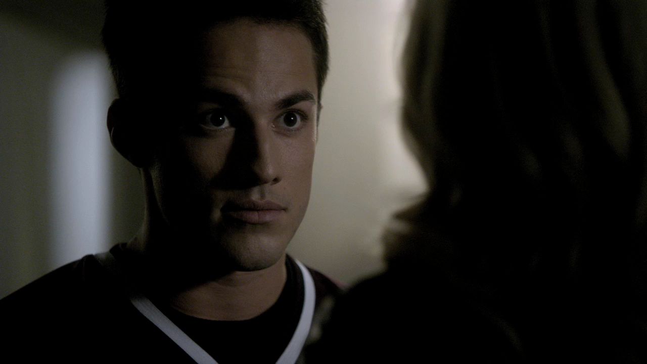 212VampireDiaries1219.jpg