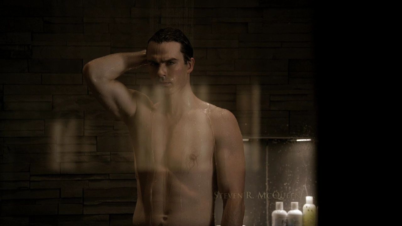 213VampireDiaries0091.jpg