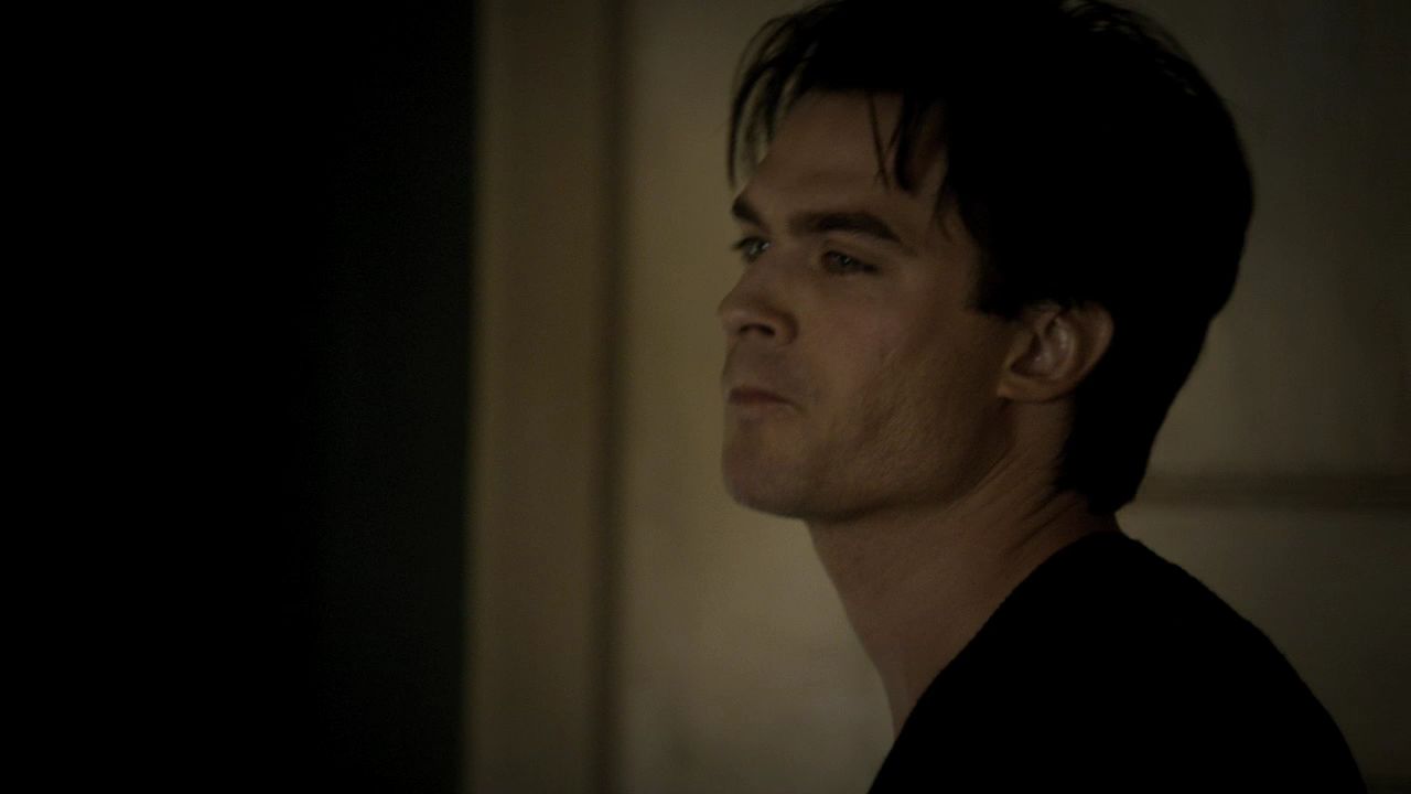 213VampireDiaries0227.jpg