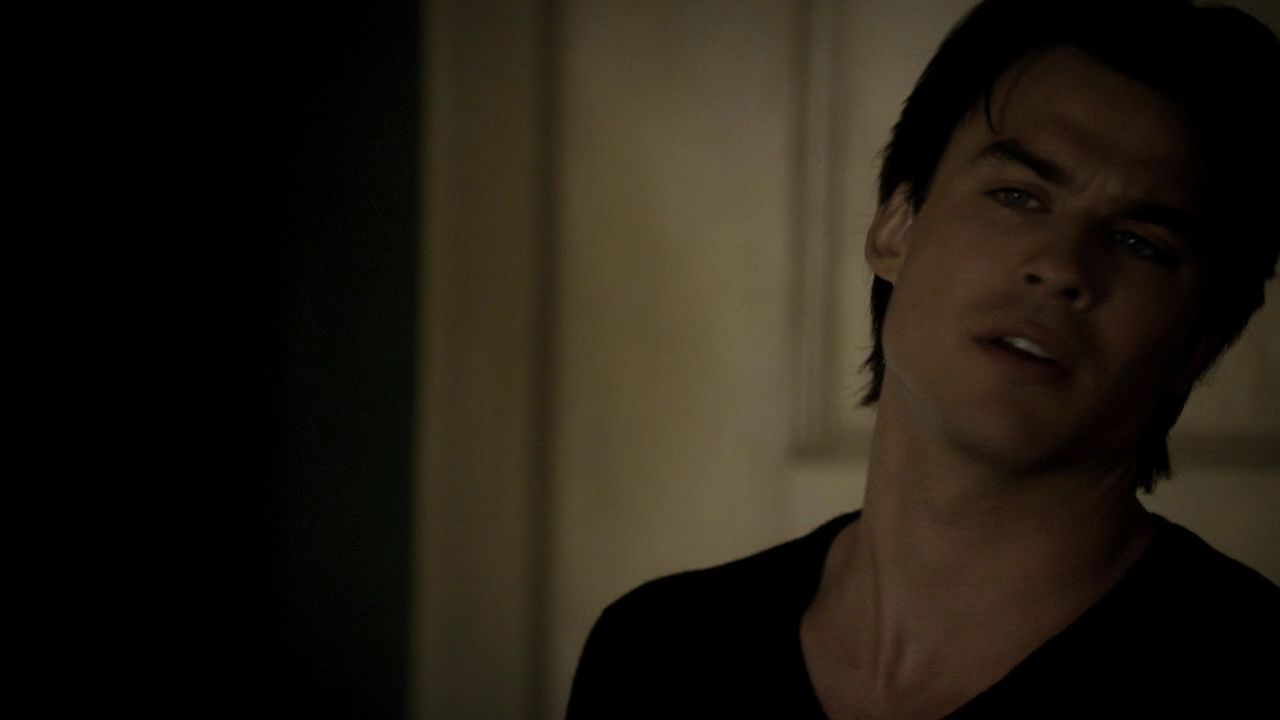 213VampireDiaries0229.jpg