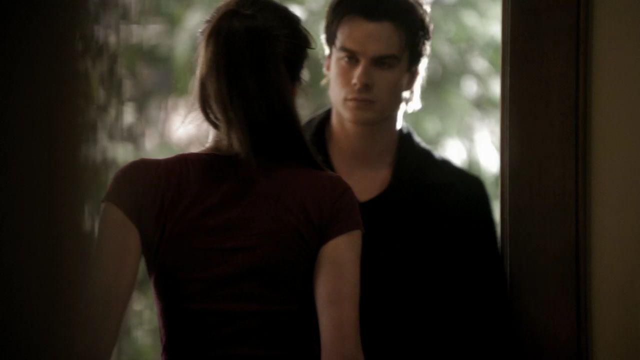 213VampireDiaries0315.jpg