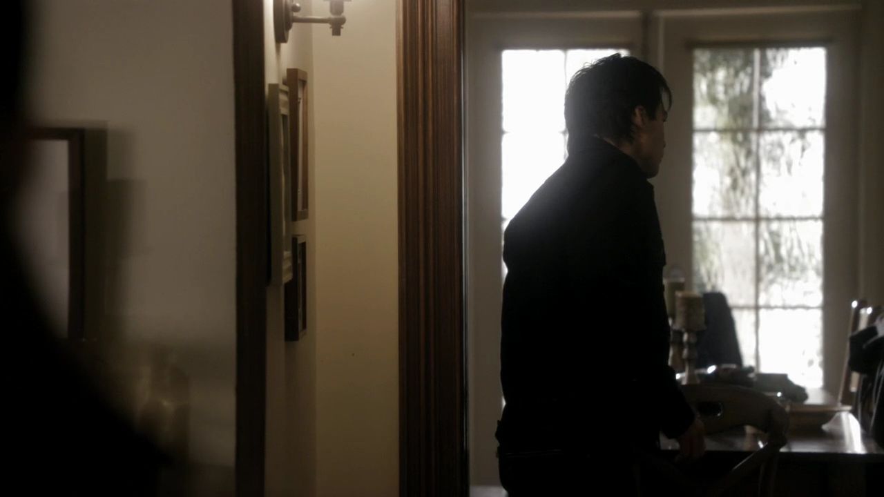 213VampireDiaries0321.jpg