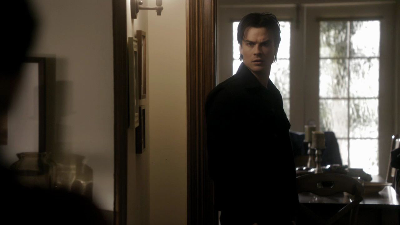 213VampireDiaries0327.jpg
