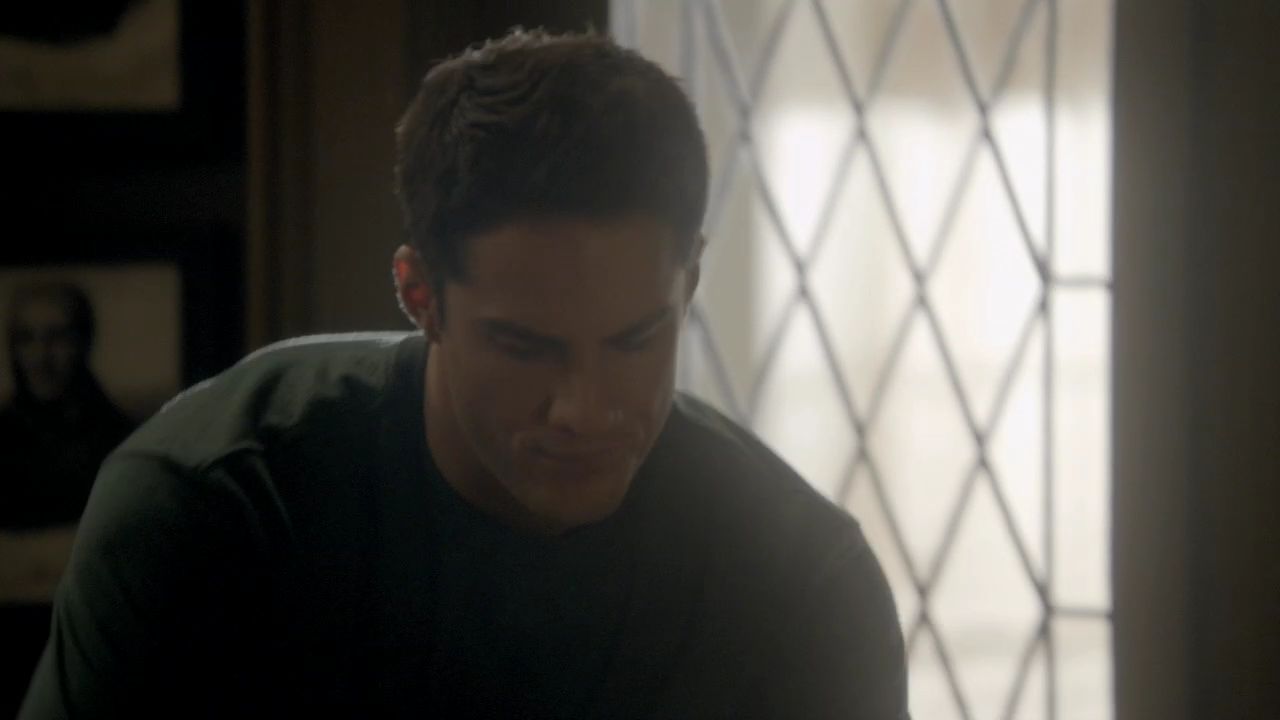 213VampireDiaries0371.jpg