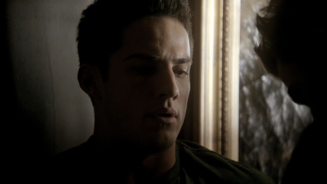 213VampireDiaries0438.jpg