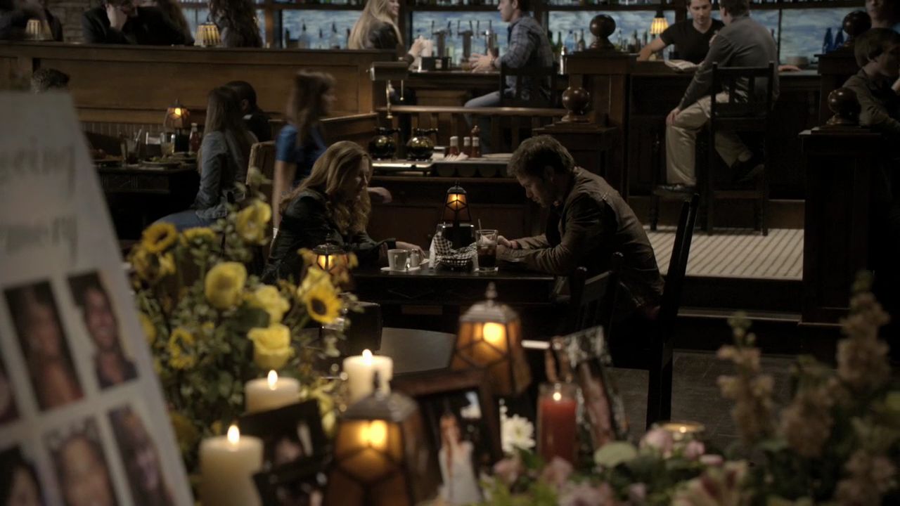 213VampireDiaries0528.jpg
