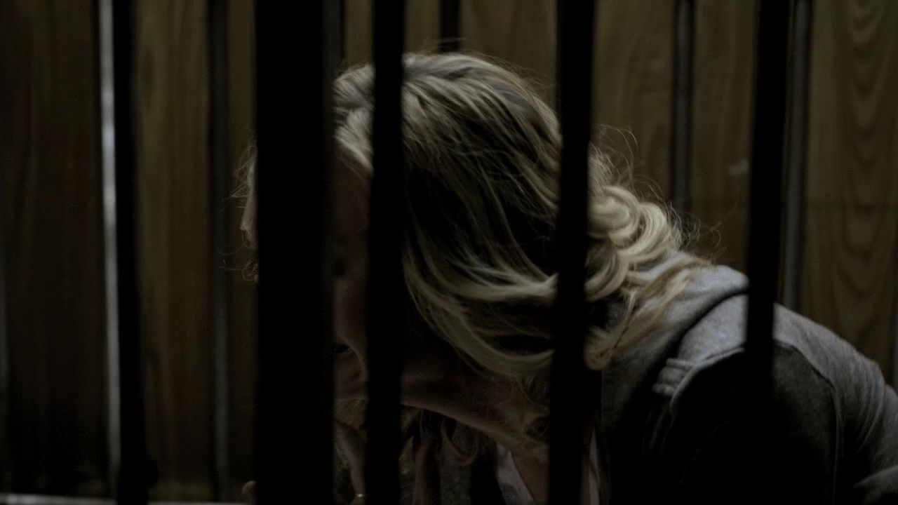 213VampireDiaries0730.jpg