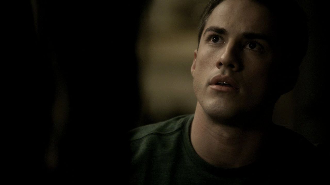 213VampireDiaries0817.jpg