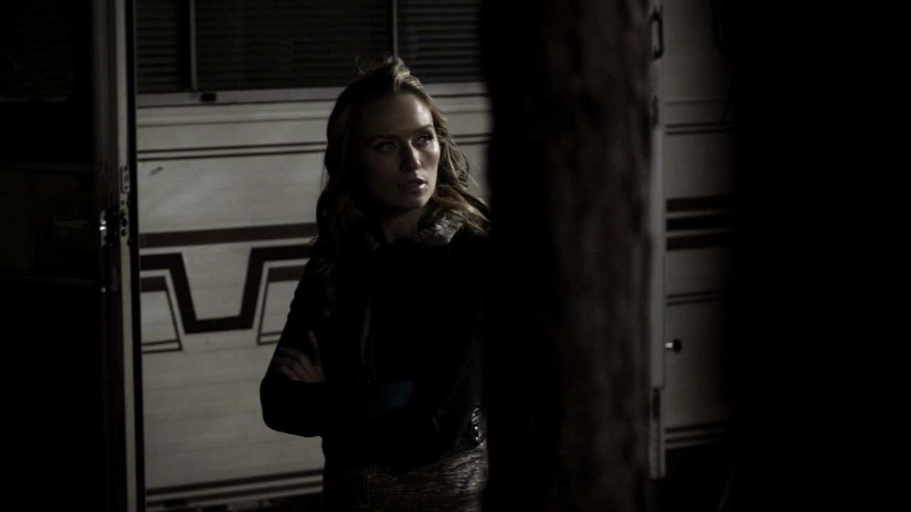 213VampireDiaries1011.jpg
