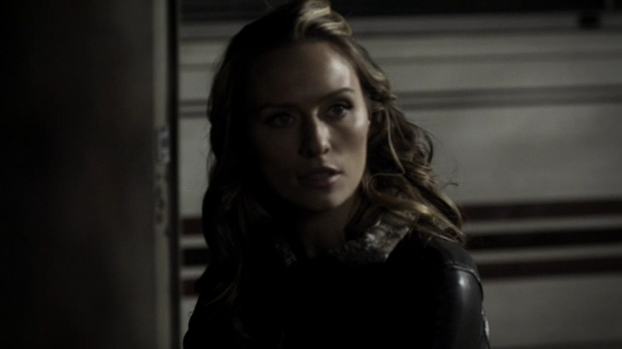 213VampireDiaries1012.jpg