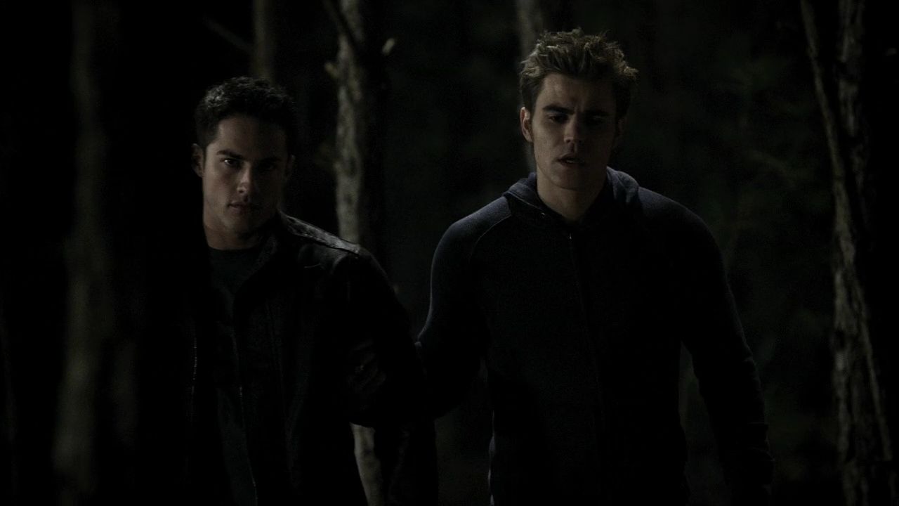 213VampireDiaries1023.jpg