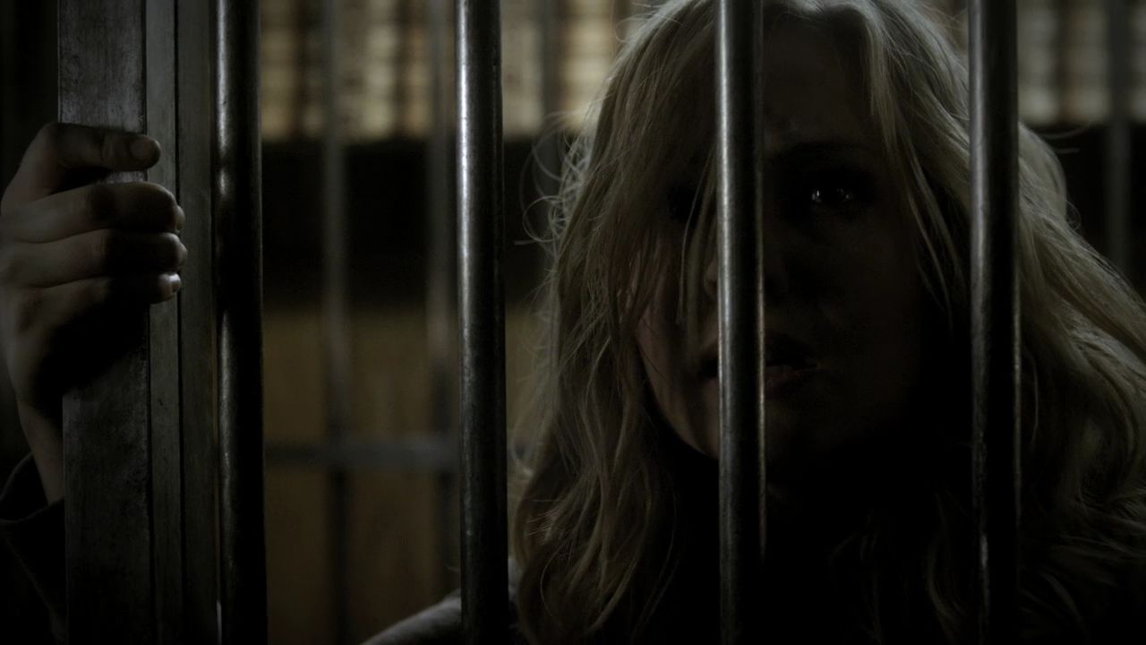 213VampireDiaries1127.jpg