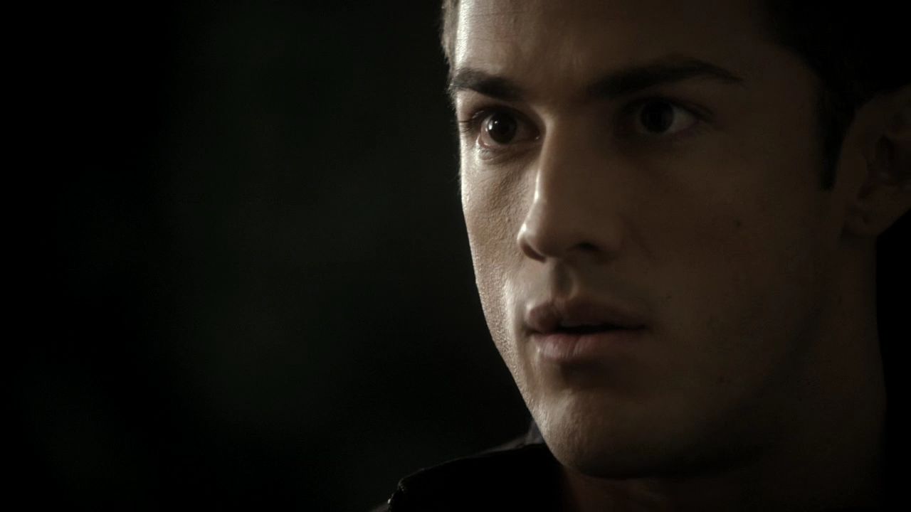 213VampireDiaries1359.jpg