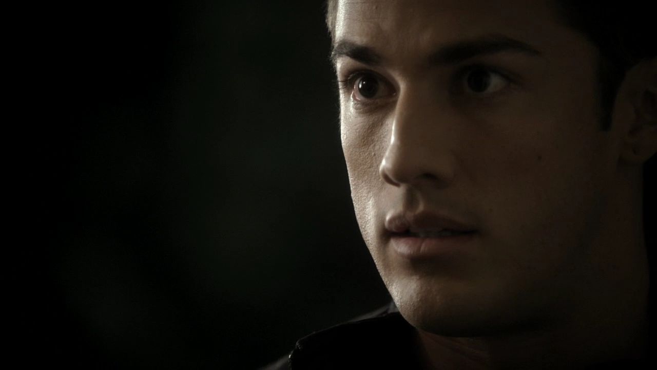 213VampireDiaries1360.jpg