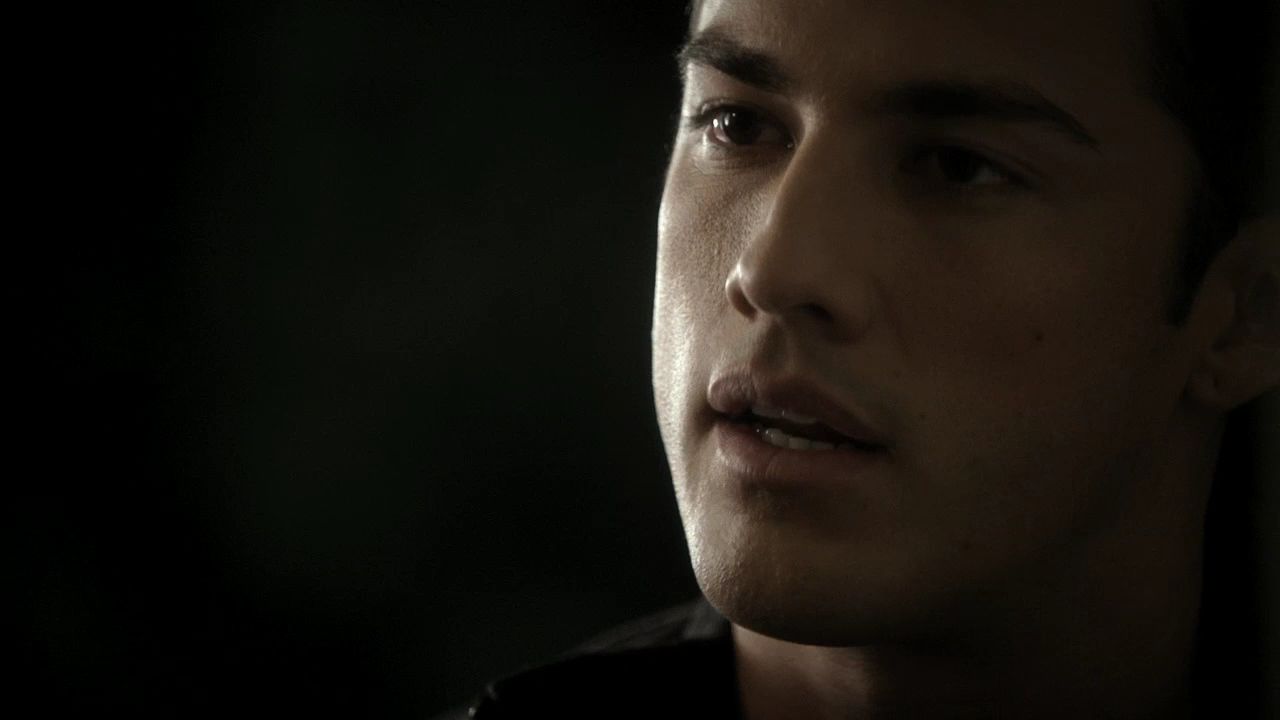 213VampireDiaries1374.jpg