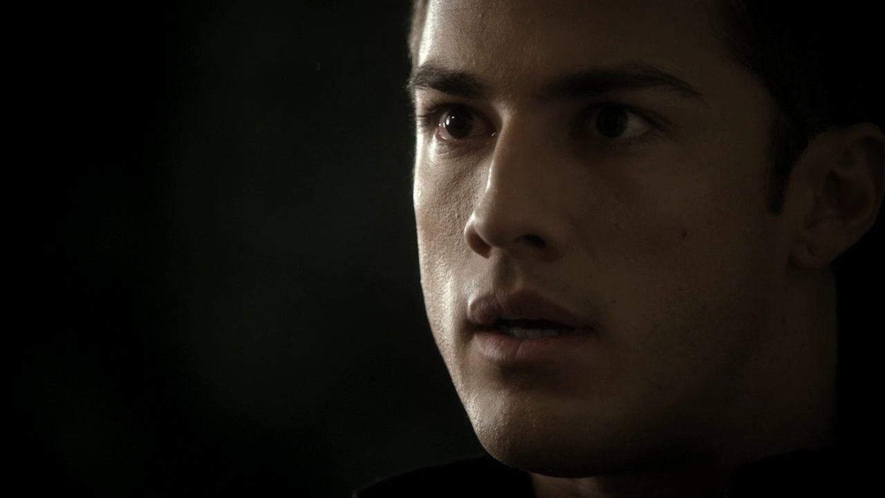 213VampireDiaries1377.jpg