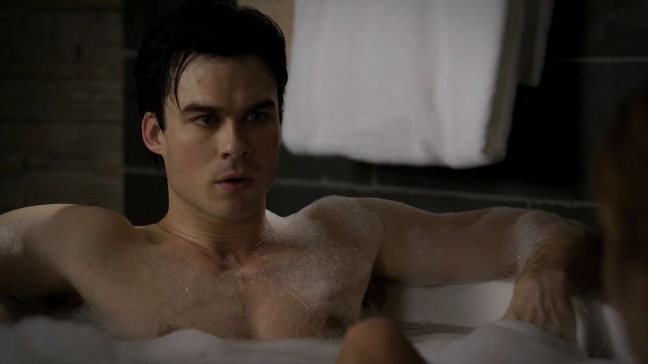 213VampireDiaries1687.jpg
