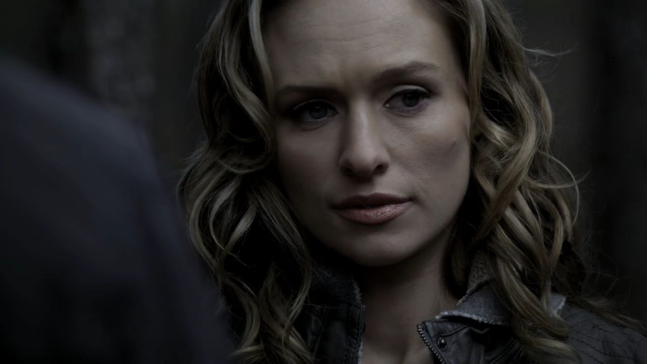 214VampireDiaries0060.jpg