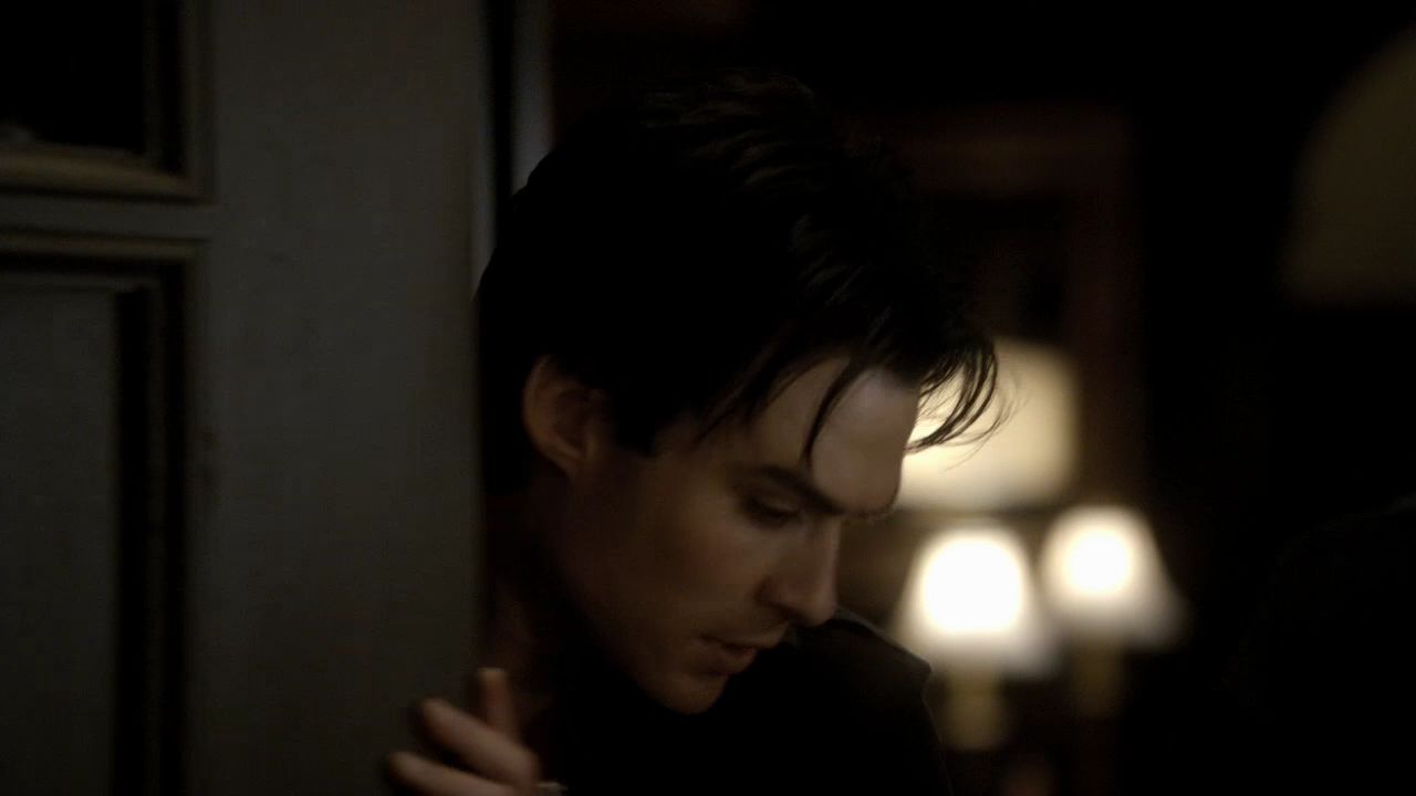 214VampireDiaries0146.jpg
