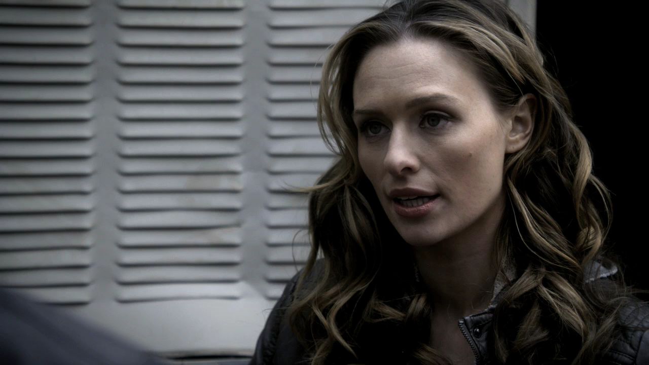 214VampireDiaries0203.jpg