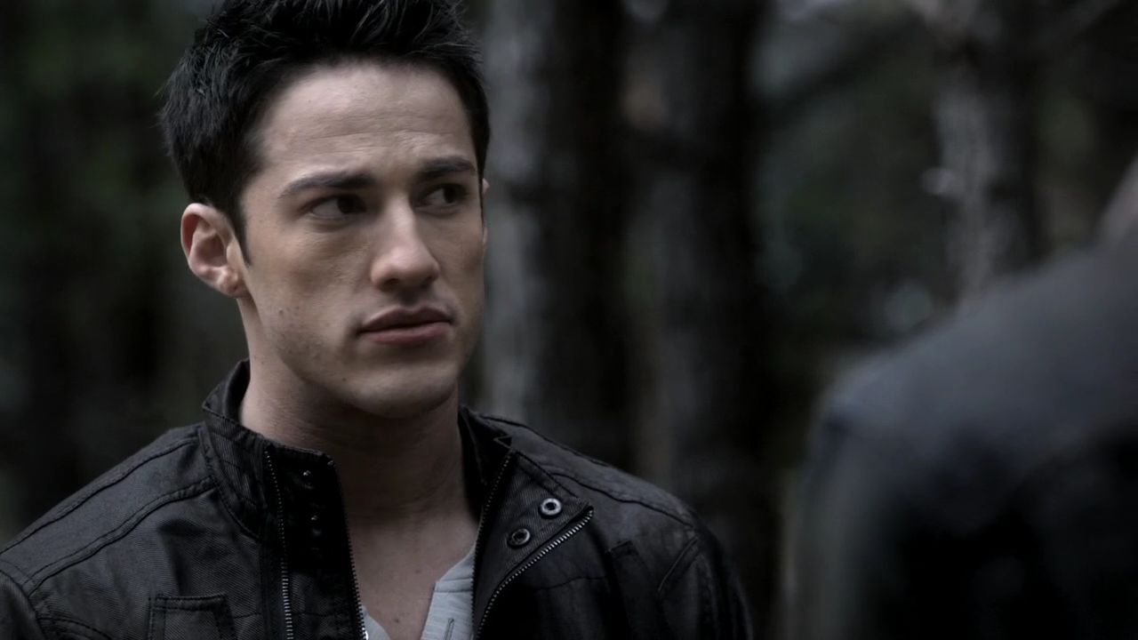 214VampireDiaries0231.jpg