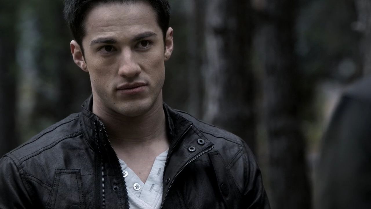 214VampireDiaries0251.jpg