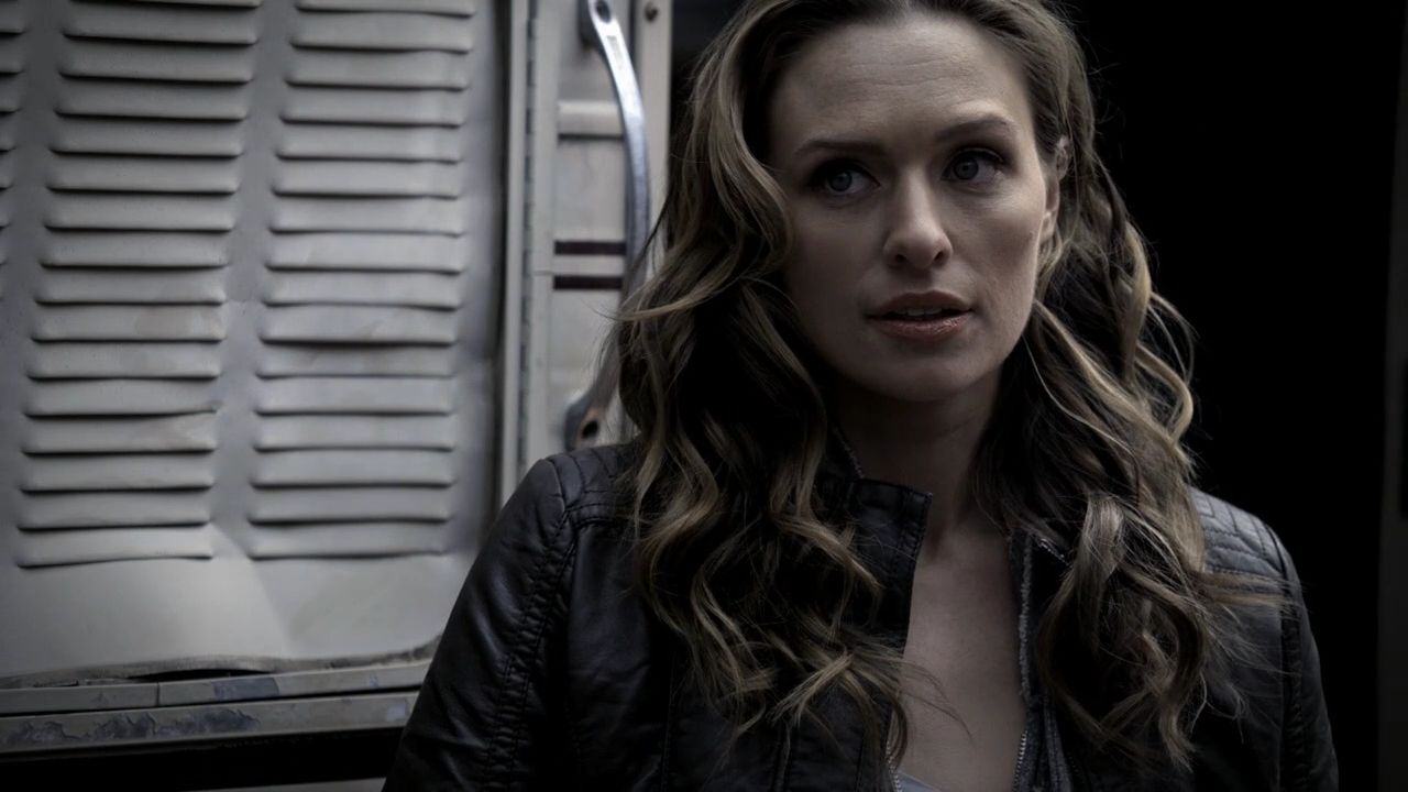 214VampireDiaries0273.jpg