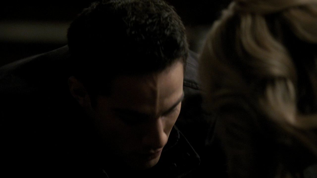 214VampireDiaries0314.jpg