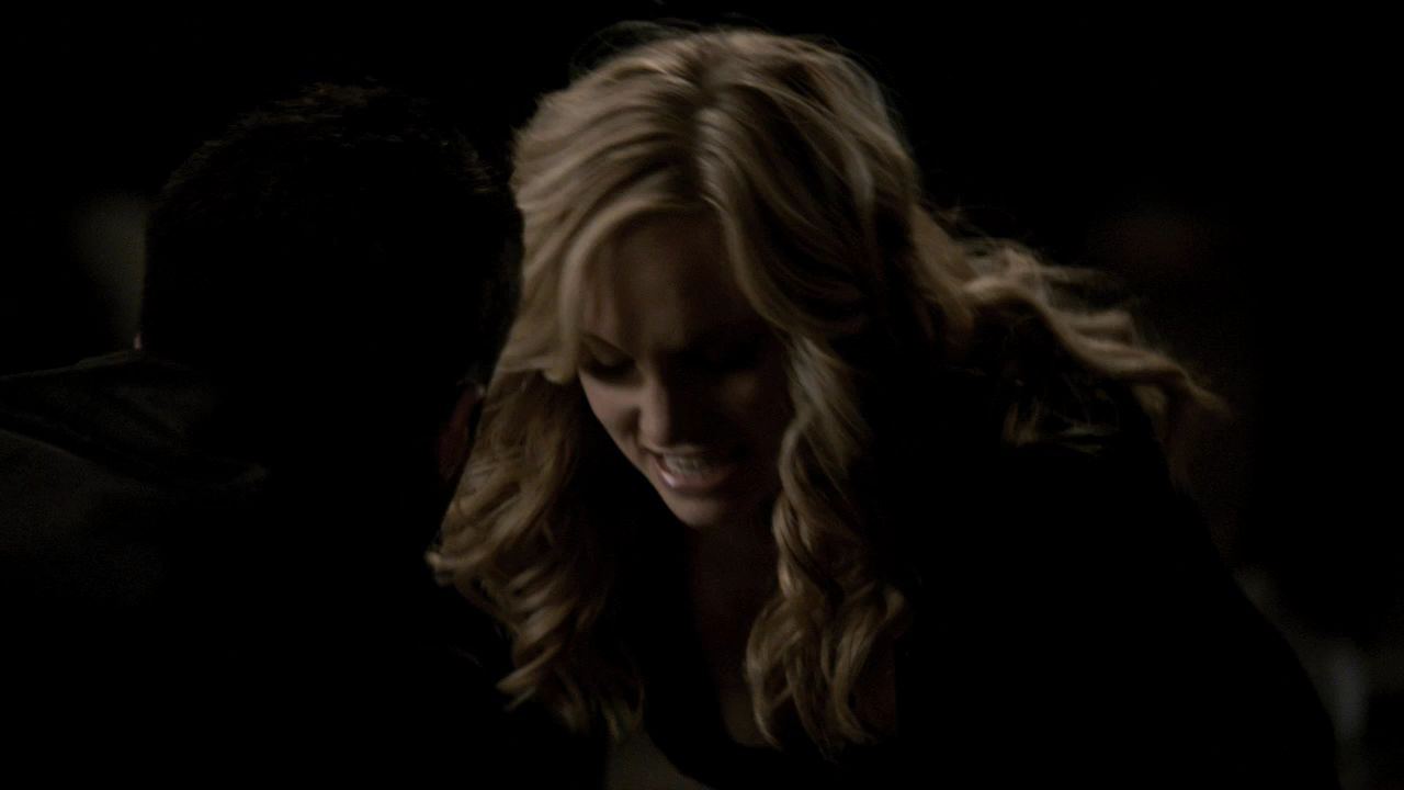 214VampireDiaries0315.jpg