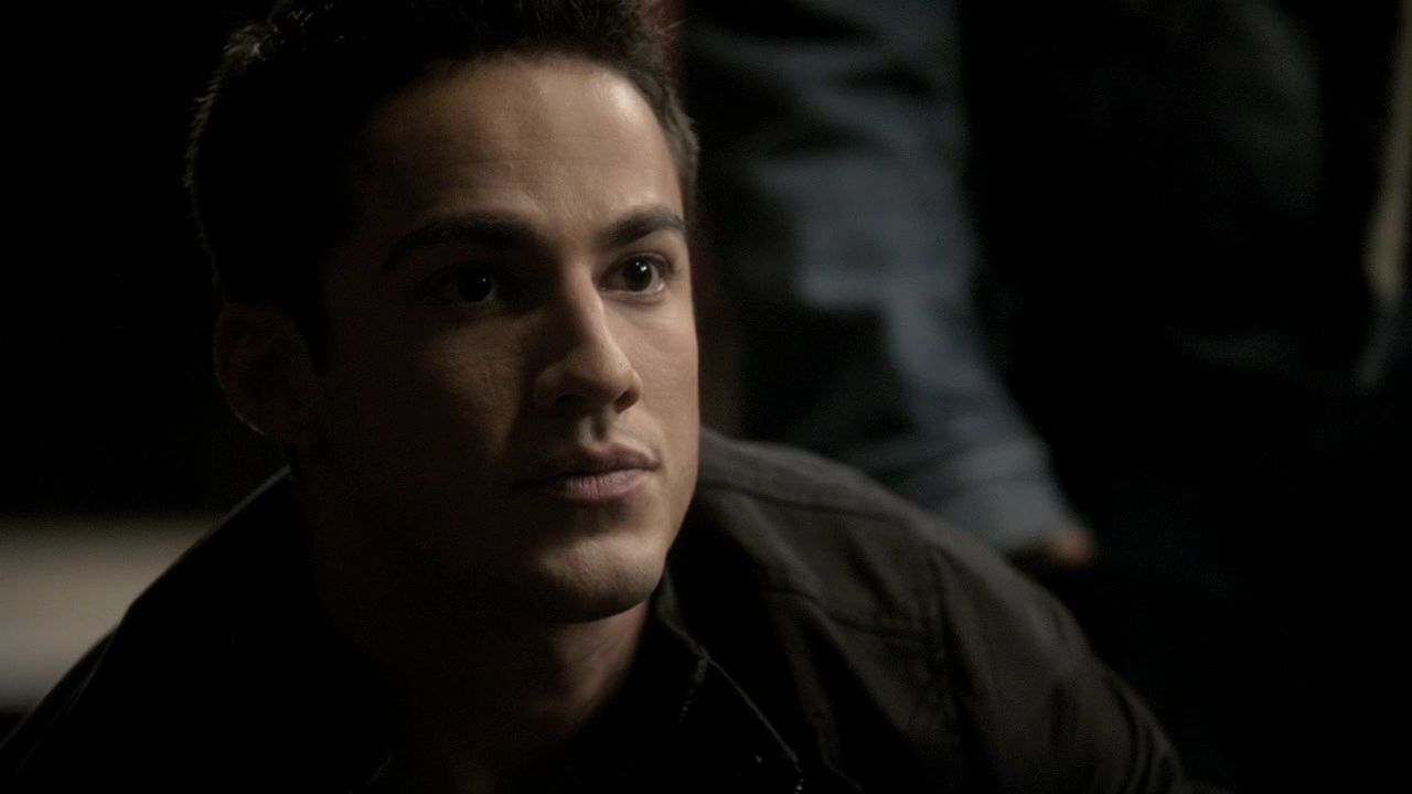 214VampireDiaries0317.jpg