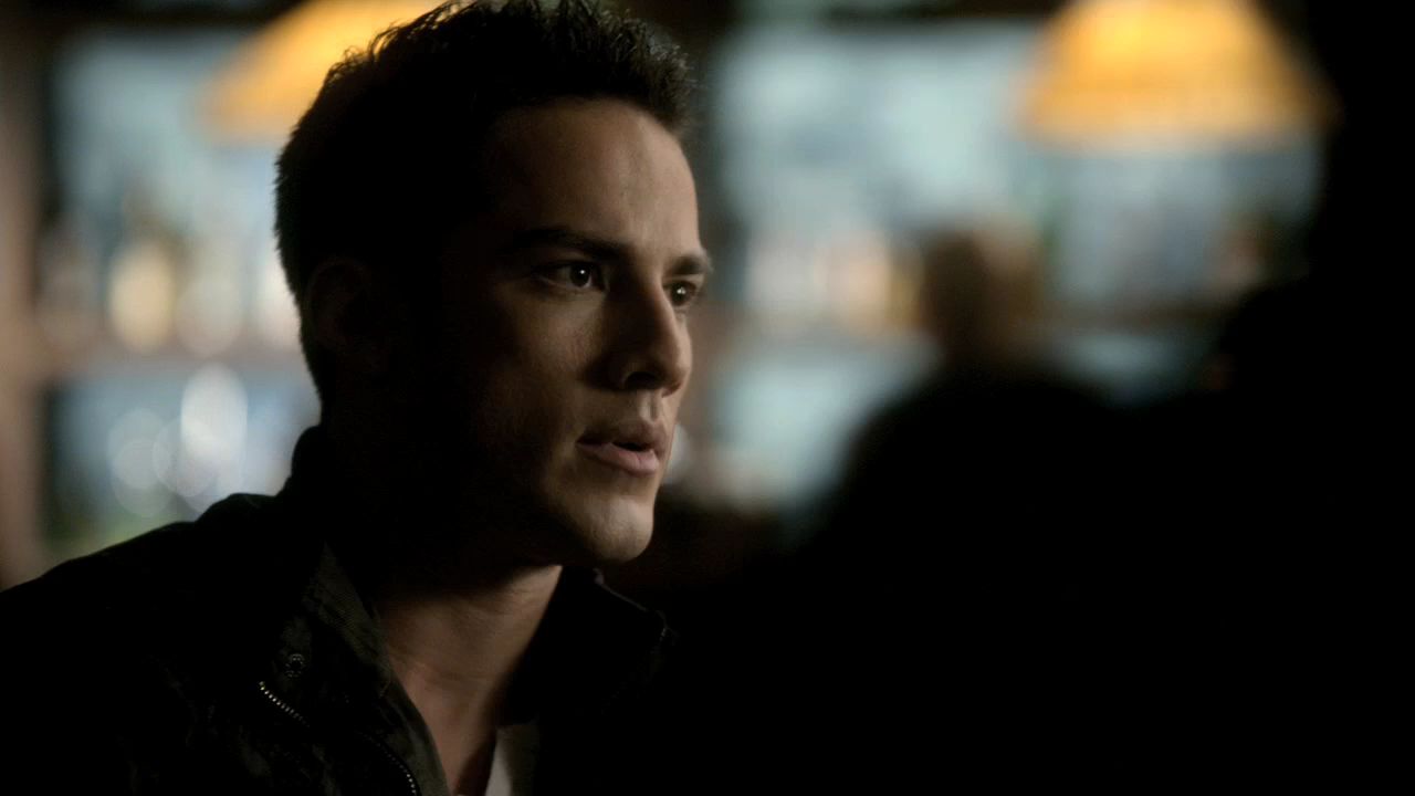 214VampireDiaries0330.jpg