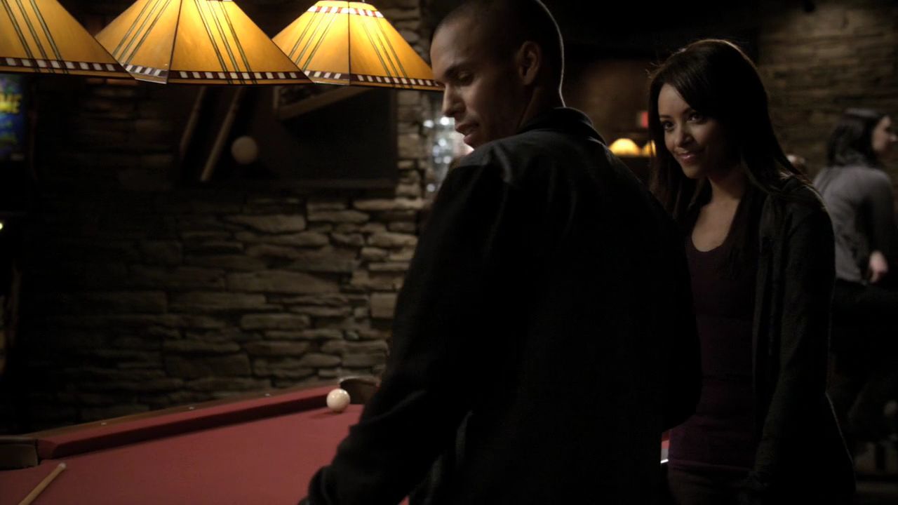 214VampireDiaries0515.jpg