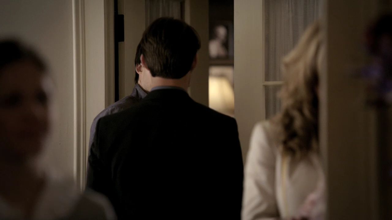 214VampireDiaries0567.jpg
