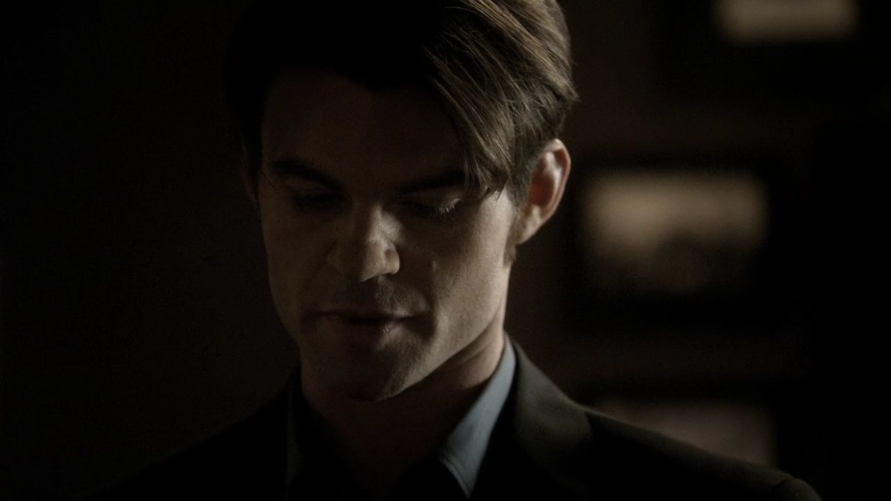 214VampireDiaries0640.jpg